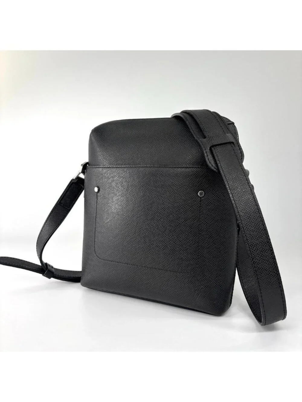 Louis Vuitton Super Taiga Grigori Shoulder Bag Black